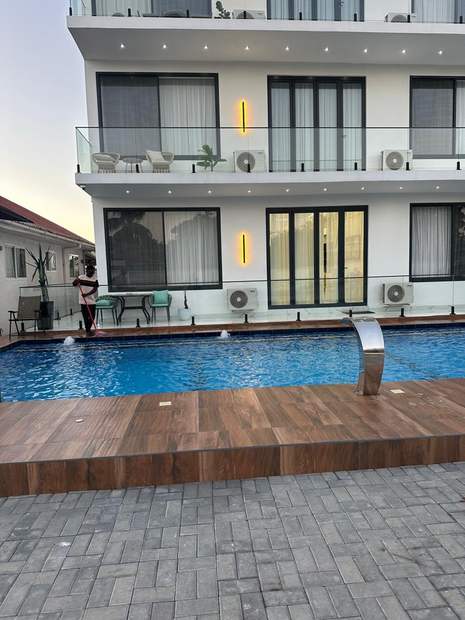Jengo la kifahari — AC na taa za nje — Gibons Electrical Solutions, Dar es Salaam